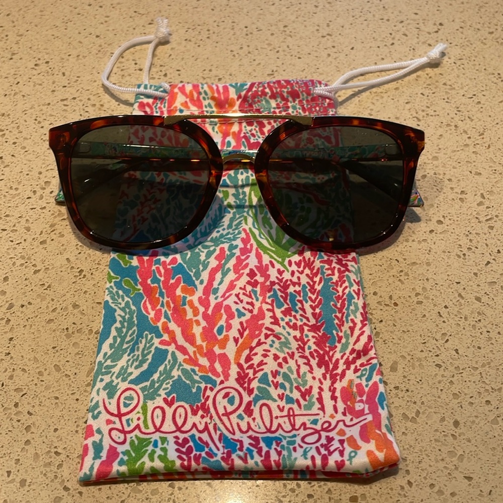 Lilly Pulitzer sunglasses with case. No flaws